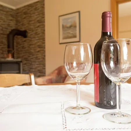 Im Sauerland Hillside アパート Liesen