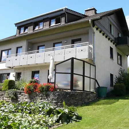 Im Sauerland Hillside דירה