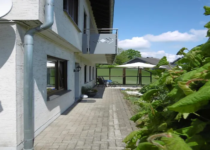 Im Sauerland Hillside ليسن