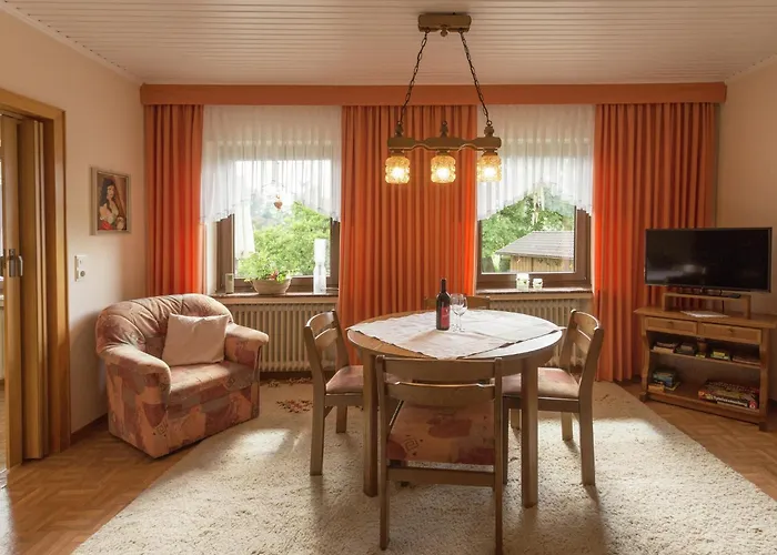 Im Sauerland Hillside ليسن